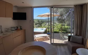 Salon intérieur - Extérieur jacuzzi Sud