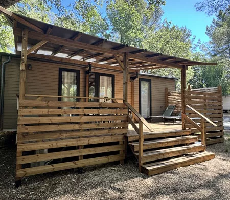 terrasse, vue extérieure mobil-home Premium Estello