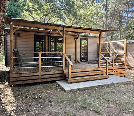 terrasse, vue extérieure mobil-home Premium Estello